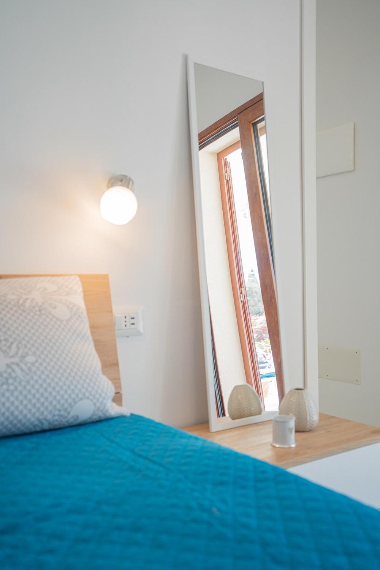 Ambra Holiday Rooms - Rooms & Beach San Teodoro  Ngoại thất bức ảnh